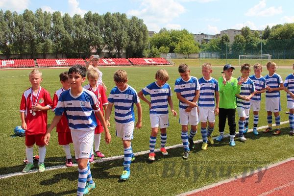 Юные футболисты из Калининграда стали победителями турнира «Локобол» в Великих Луках (фото)