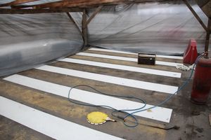 В районе великолукского путепровода появилась «непонятная» палатка (ФОТО)