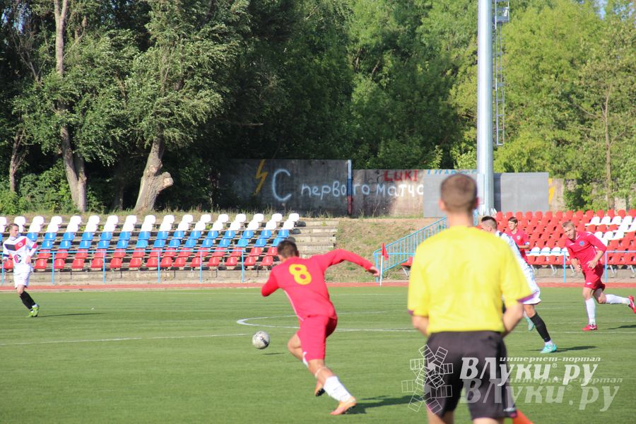  «Луки-Энергия» уступила в домашнем матче петербургской «Звезде» (фото)