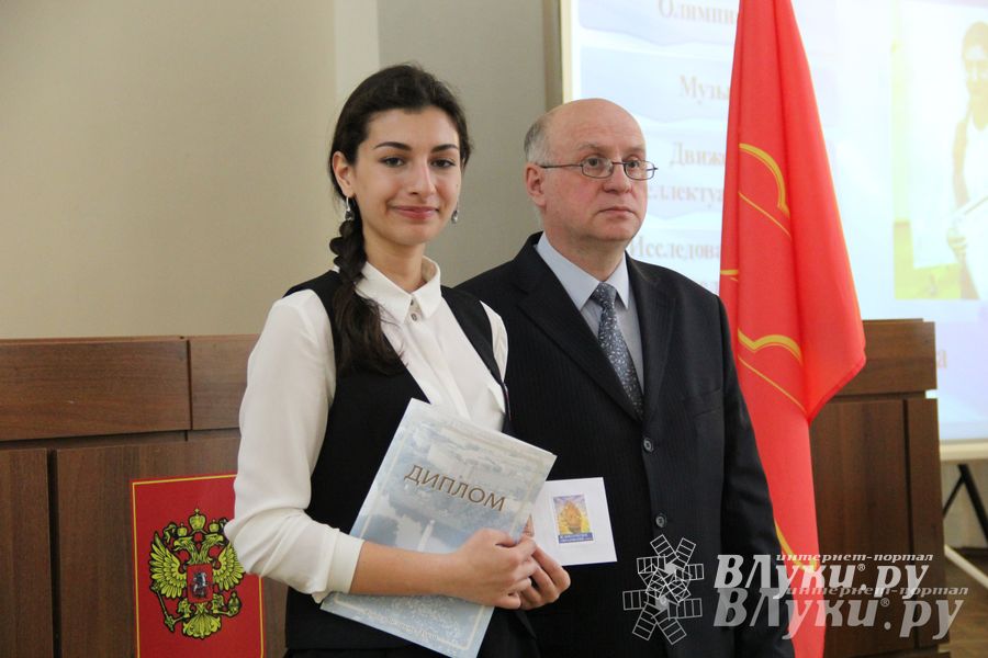 Великолукским школьникам вручили премию «Золотые паруса» (фото)