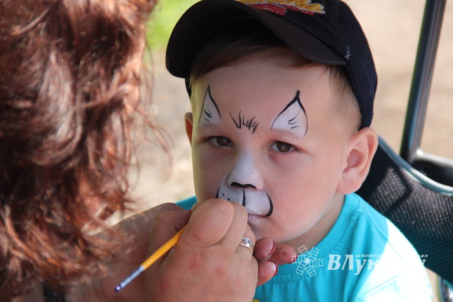 В городском парке Великих Лук прошёл День мороженого