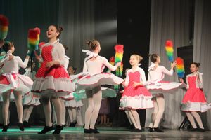 Юные артисты ГДК им. Ленина отметили «Мамин день» (ФОТО)