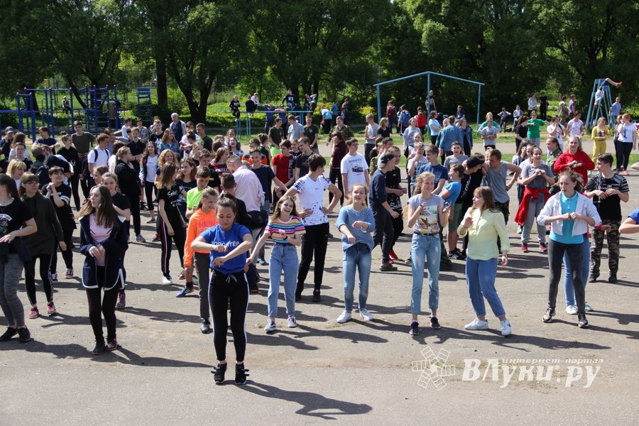 Спецназ «разгромил» на Дятлинке «банду»