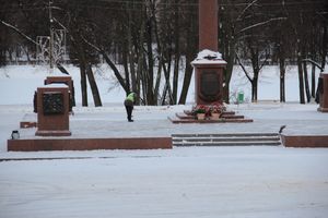 Главная городская ёлка отправилась на свалку (ФОТО)