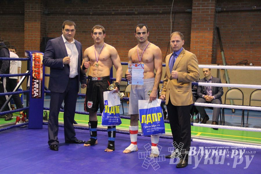 В Великих Луках прошел межрегиональный Открытый Кубок по смешанному боевому единоборству (фото)