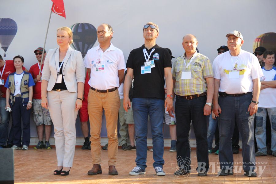 В Великих Луках открылась Международная юбилейная встреча воздухоплавателей (фото)