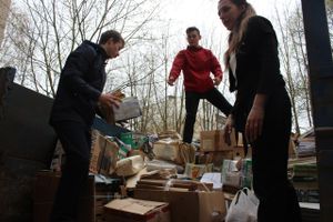 Великолукские школьники собрали макулатуру и снялись в фильме (ФОТО)