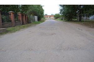 В деревне Переслегино Великолукского района нет дорог и тротуаров, жалуются местные жители (ФОТО)