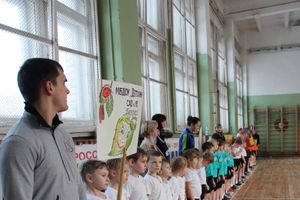 В Великих Луках стартовали спортивные соревнования среди дошколят «Юные олимпионики»