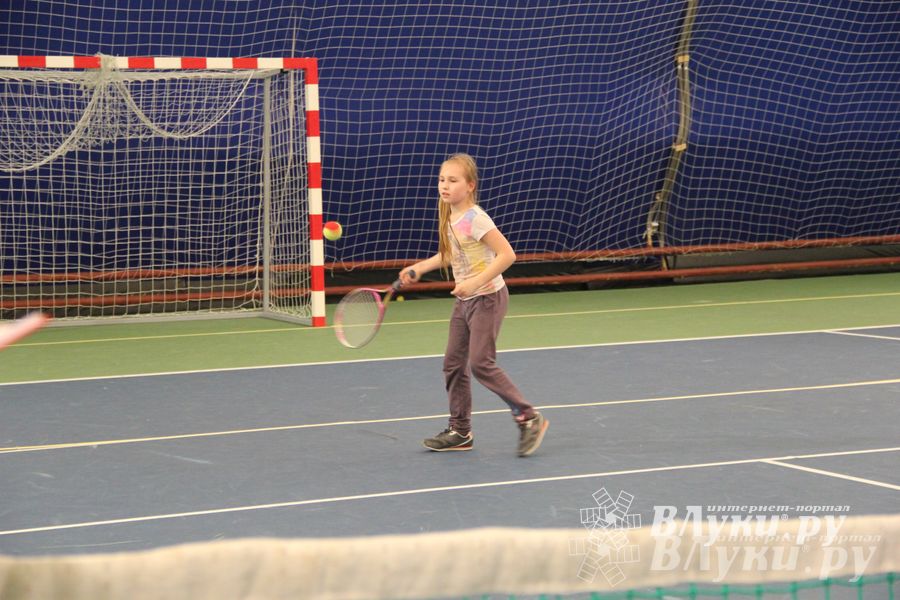 В СК «Ника» проходит открытый городской турнир по большому теннису (фото)