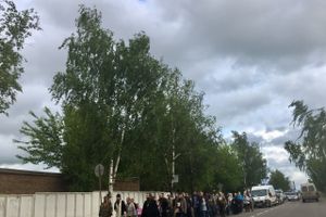 По Октябрьскому проспекту Великих Лук следует крестный ход (ФОТО)