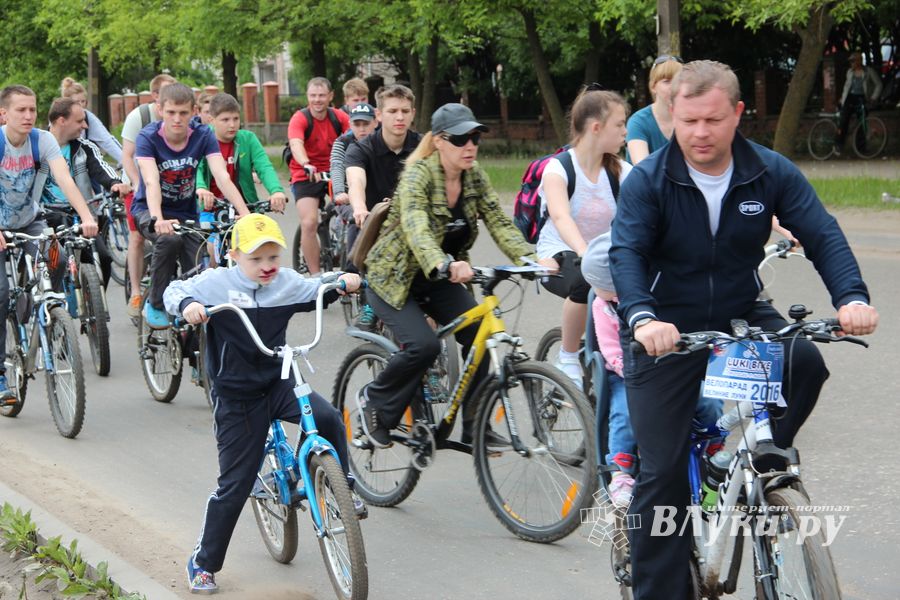 В Великих Луках состоялся «Велопарад» (ФОТО)