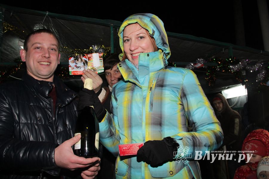 Великие Луки к встрече Нового года готовы (ФОТО)