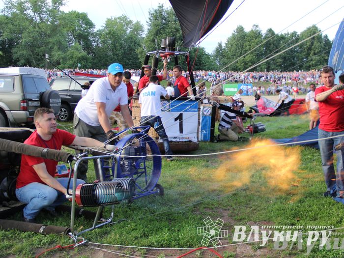 Открытие 19-й Международной встречи воздухоплавателей в Великих Луках