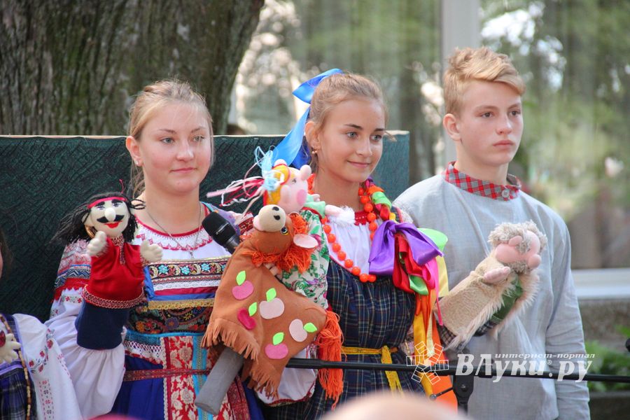 «Куклоград» и «Город мастеров» на праздновании Дня города Великие Луки (ФОТО)