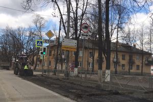 Улицы Великих Лук очищают от грязи (ФОТО)