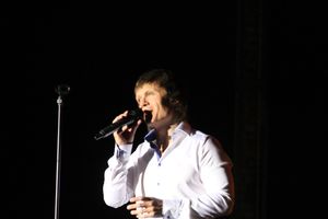 В Великих Луках состоялся концерт Артура (фото)