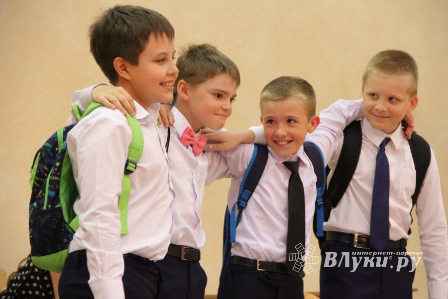 В школе №13 чествовали вчерашних учеников начальной школы (ФОТО)