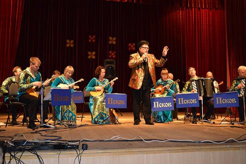 Ансамбль русской музыки «Псков» порадовал концертами жителей Великолукского района (фото)