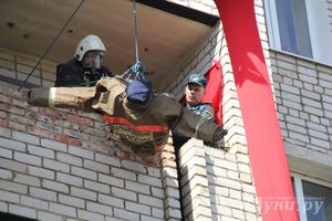 В Великих Луках прошли соревнования пожарных расчетов