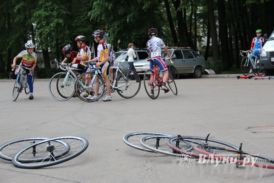 Гонка-критериум по велосипедному спорту