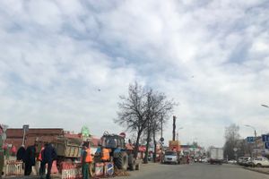Возле Смоленского рынка завершают замену канализационной трубы (ФОТО)
