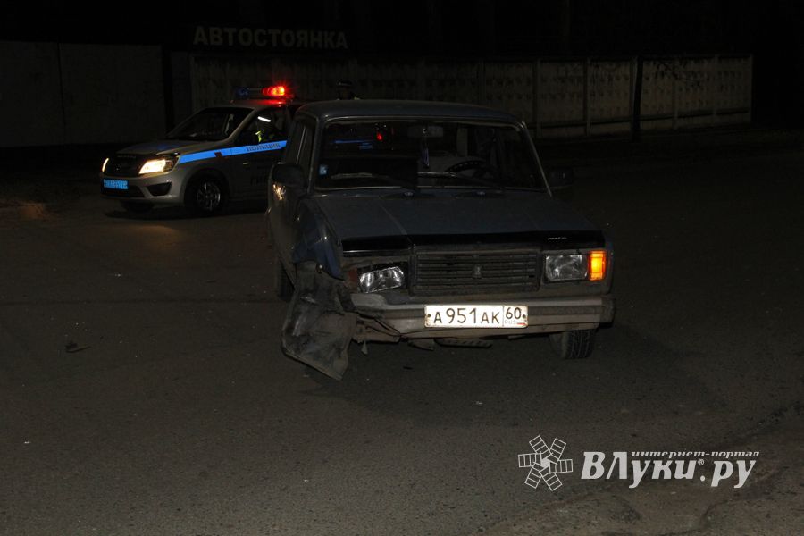Два ВАЗа столкнулись в Великих Луках (ФОТО)