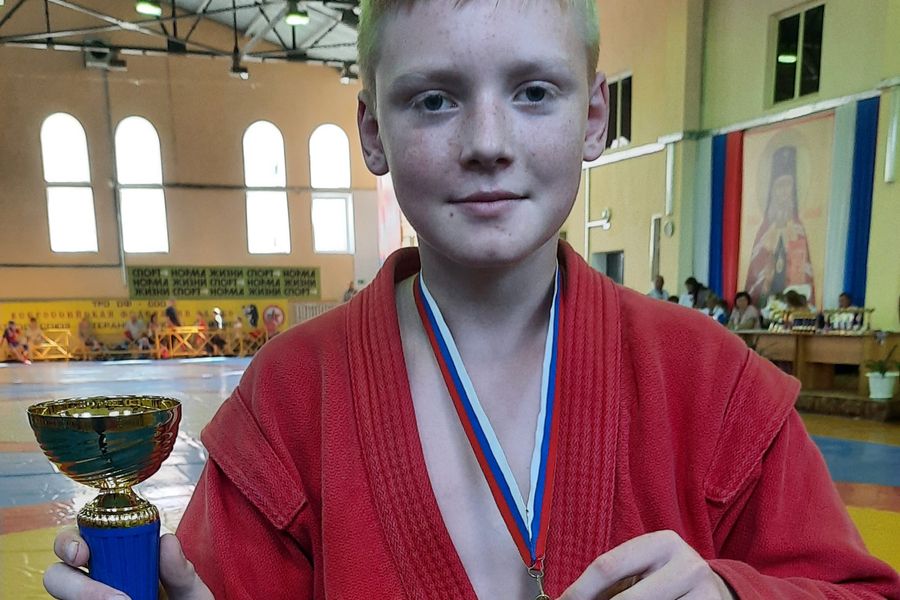 Великолукские самбисты отличились на региональном турнире (ФОТО)