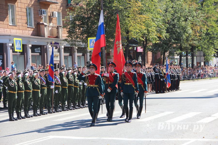 Военный парад в Великих Луках, часть II (ФОТО)