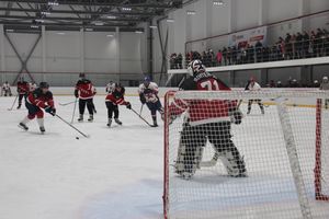 В Великих Луках прошёл первый матч Кубка Псковской области по хоккею (ФОТО)