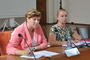 В Великих Луках состоялась встреча уполномоченного по правам ребёнка в Псковской области Н.В. Соколовой с представителями городских структур (фото)