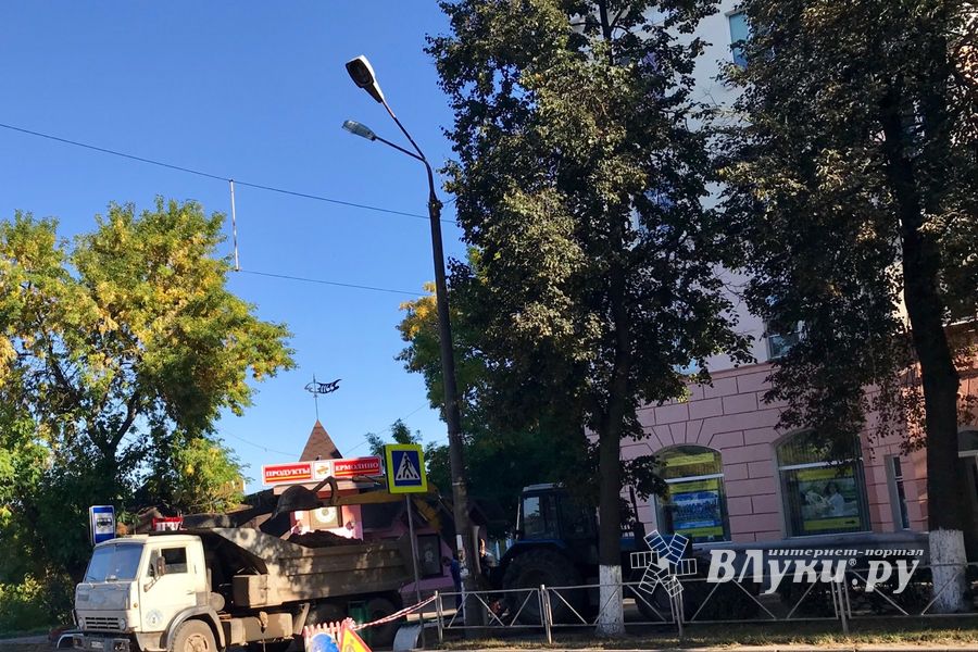 На пр-те Ленина произошёл прорыв трубы водоснабжения (ФОТО)