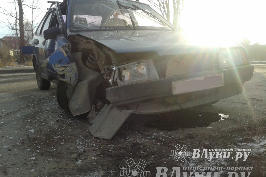 ДТП: машина — столб