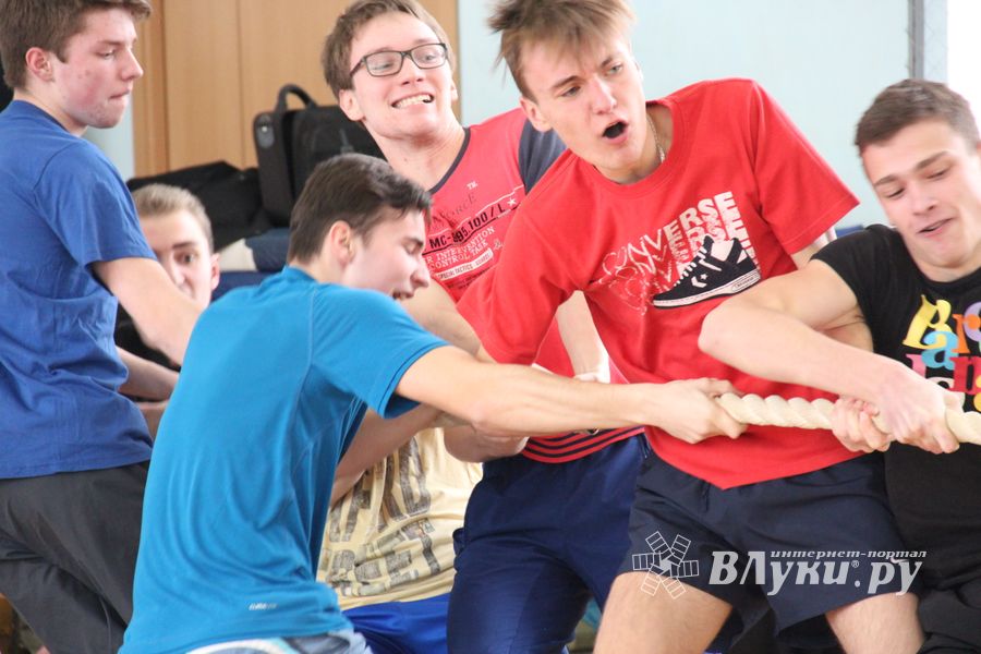 Конкурс «А ну-ка, парни!» прошёл в великолукской гимназии (фото)