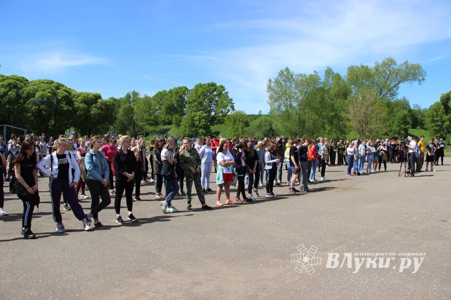 Спецназ «разгромил» на Дятлинке «банду»