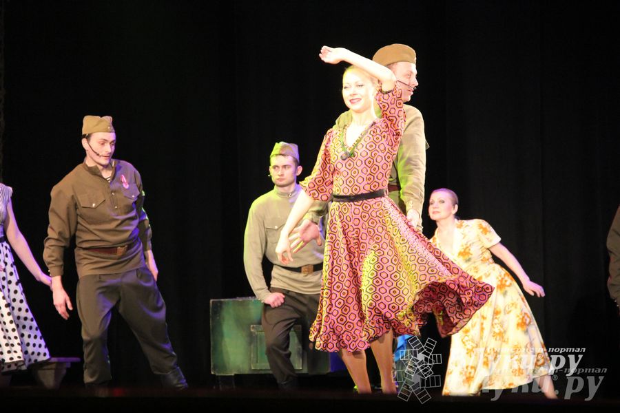 Государственный ансамбль «Русский Север» представил в Великих Луках мюзикл «Василий Теркин»