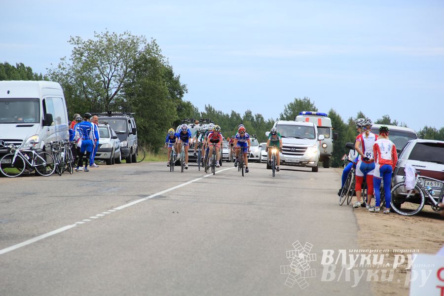 В Великих Луках состоялось награждение победителей Чемпионата России по велоспорту в парной гонке (фото)