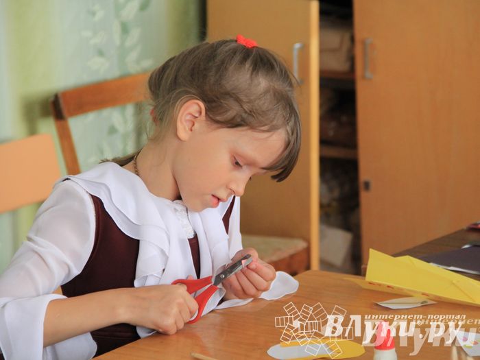 Великолукских лицеистов посвятили в «Маленькие мастера»