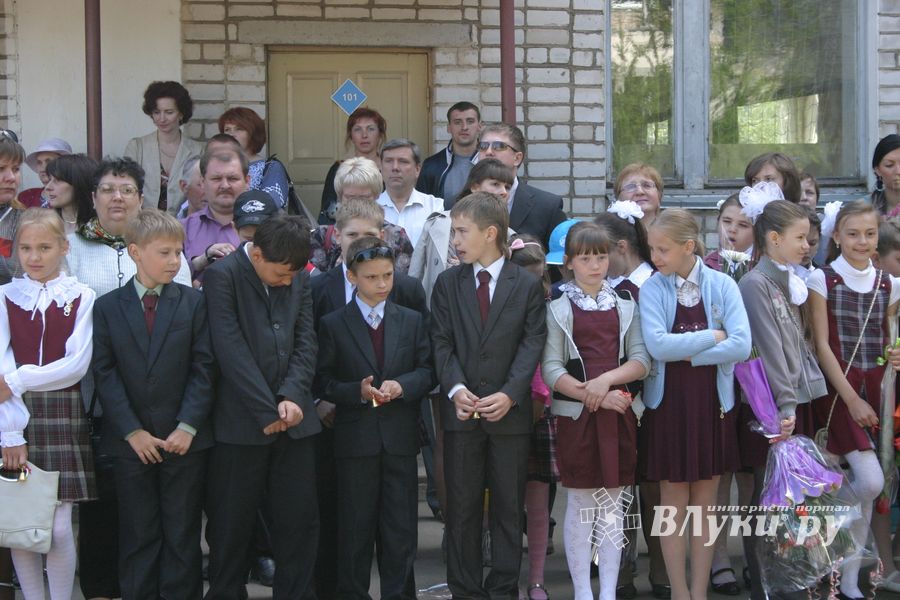 Сегодня в городе проходят последние звонки