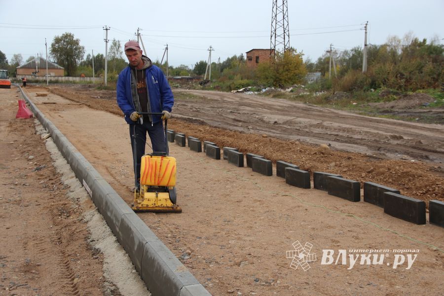 Строительство участка улицы Дружбы близится к завершению (ФОТО)