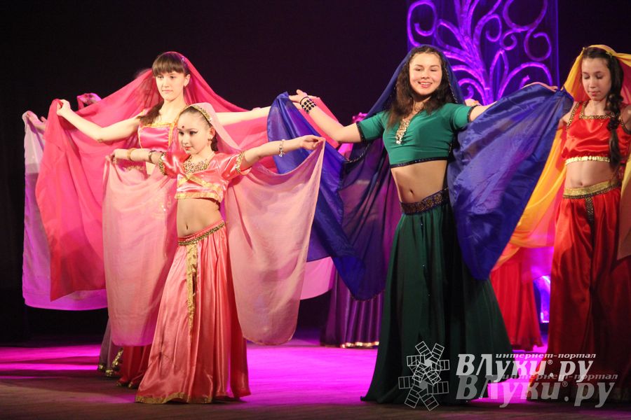  В ДК им. Ленина состоялся отчетный концерт студии восточного танца «Восточные сладости» (фото)