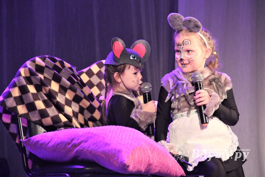 Юные артисты ГДК им. Ленина отметили «Мамин день» (ФОТО)