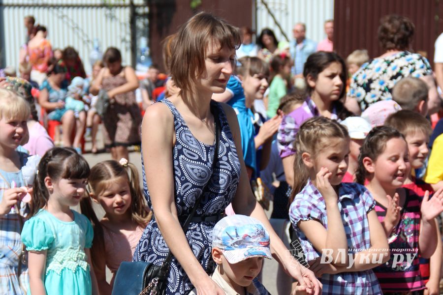 В Великих Луках отмечают День защиты детей 