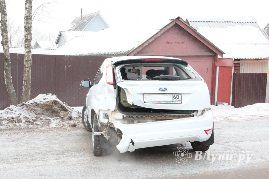 ДТП  в районе улицы 3-й Уд. Армии (ФОТО)