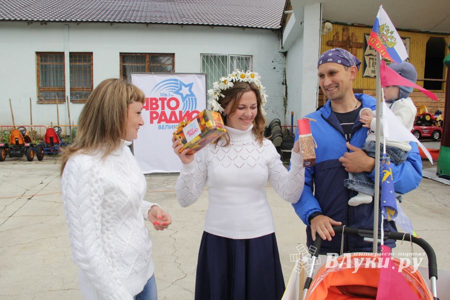 «Парад детских колясок» в День семьи, любви и верности (ФОТО)