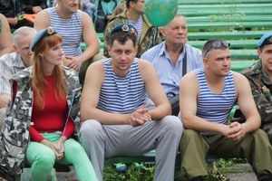 В Великих Луках отмечают День ВДВ (ФОТО)