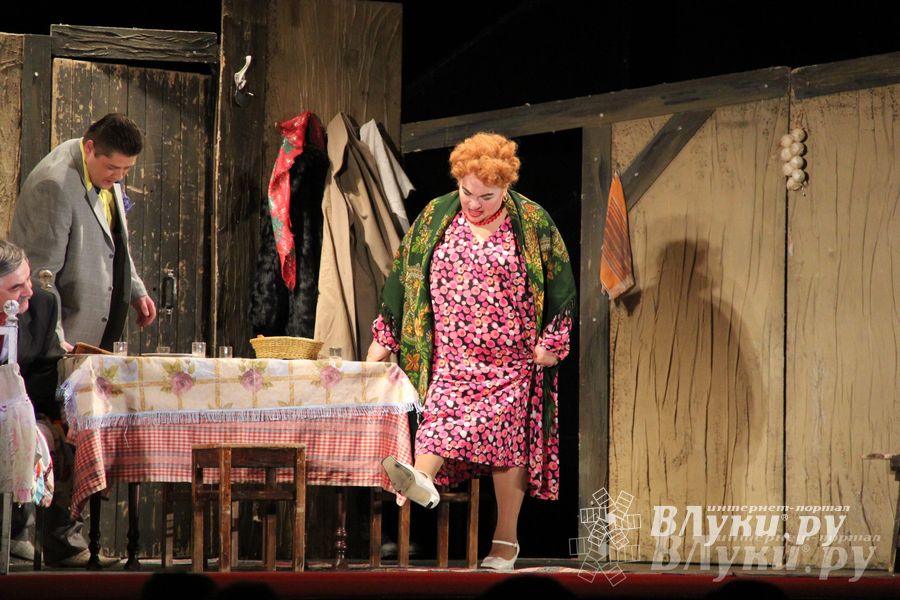 Народные артисты России выступили в Великих Луках (фото)