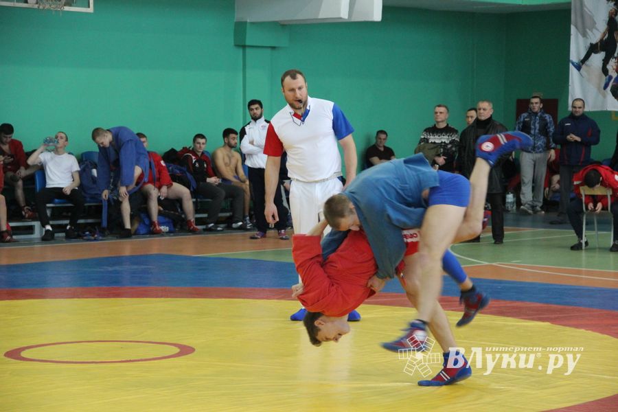 В Великих Луках - время жарких схваток (16+) (ФОТО)