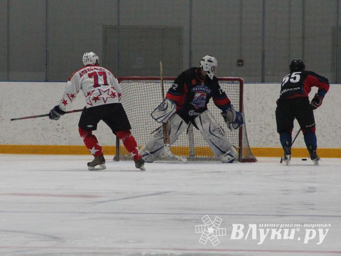 Матч НХЛ прошел в великолукском «Айсберге» (ФОТО)