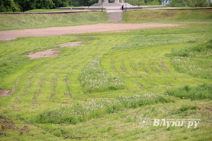 В Великолукской Крепости наводят порядок (ФОТО)